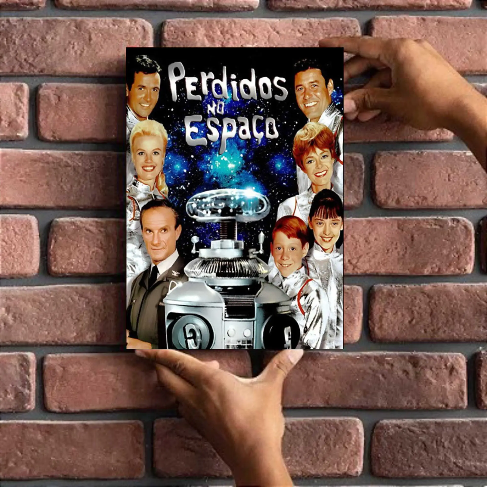 PERDIDOS NO ESPAÇO - PLACA DECORATIVA LAMINADA - 19x28cm - Imagem 2